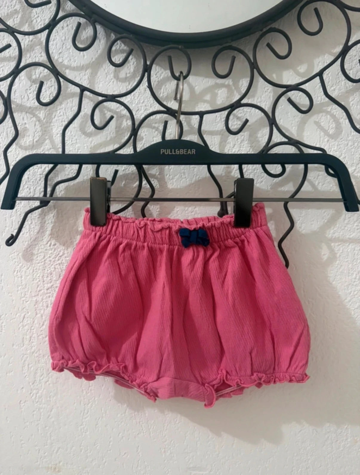 Short Style Bloomer Raspberry Rose in Embossed Fabric with Navy Knot • 24 months (92 cm) – photo 2